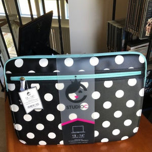 Studio C Hot To Trot 15-16" Laptop Sleeve